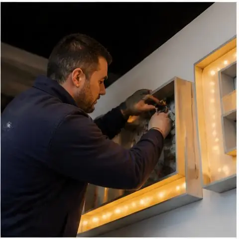 Bahçeşehir Gölet elektrikçi ekibinin havuz, sulama ve bahçe pompası hatlarında yalıtım ve topraklama sorunları için yerinde çalışması