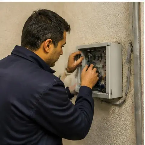 Avcılar Firuzköy Bağları elektrikçi ekibinin su pompası ve sulama otomasyonu besleme arızaları için yerinde çalışması