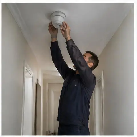Esenyurt Namık Kemal Mahallesi elektrikçi ekibinin esenyurt Namık Kemal Mahallesi adreslerinde üç fazlı cihaz hatları için yerinde çalışması