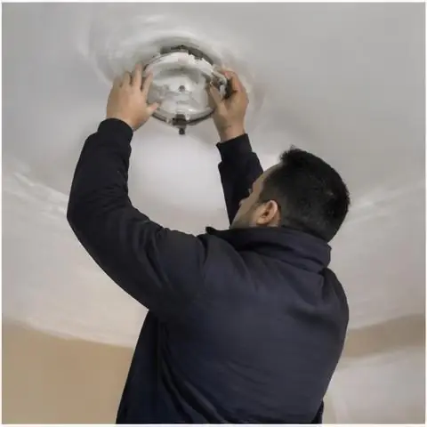 Esenyurt elektrikçi ekibinin esenyurt apartmanlarında sigorta atması, ısınan pano ve gevşek bağlantılar için yerinde çalışması